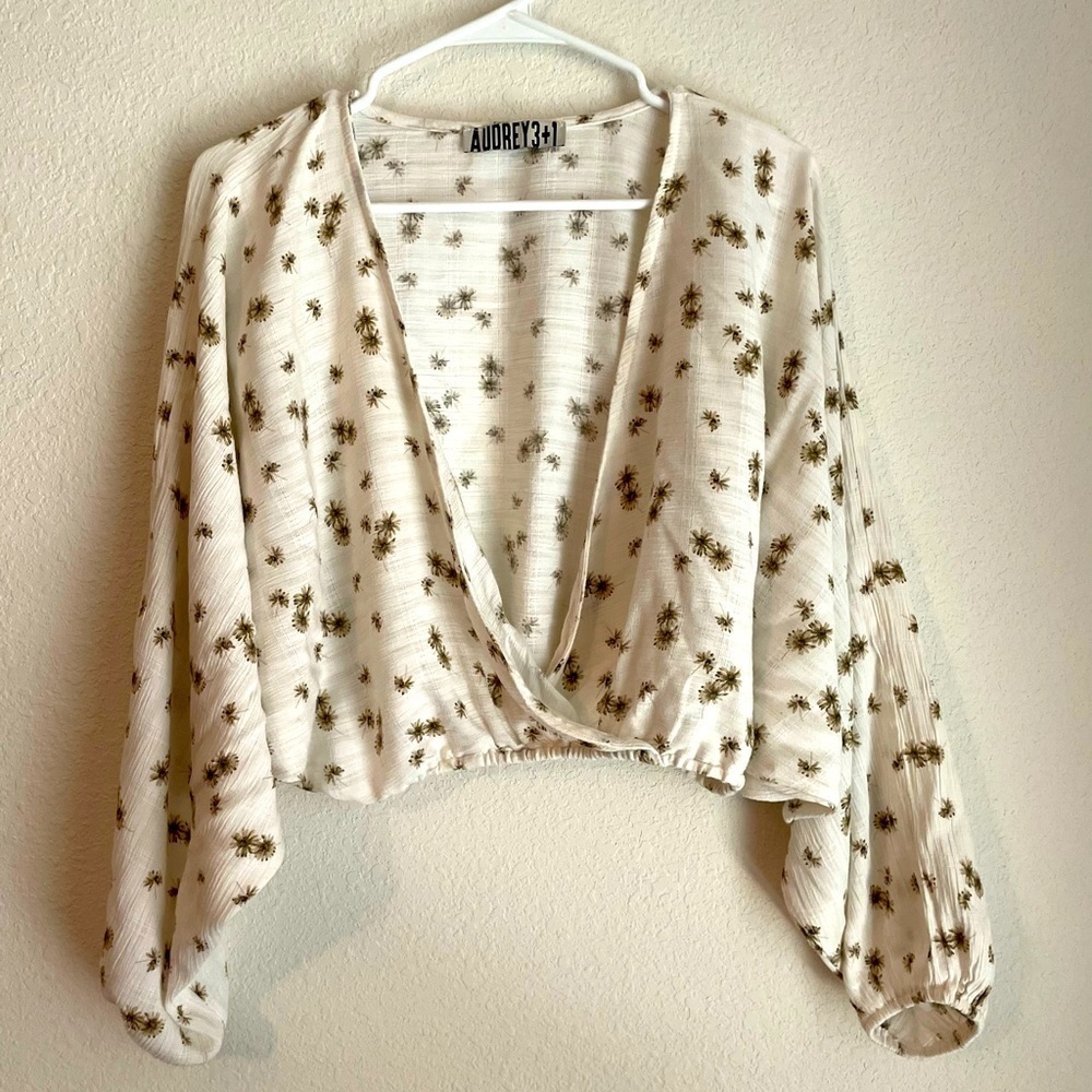 Audrey 3+1 Cream Cropped Floral Bohemian Blouse size L